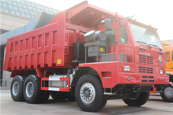 Rouleurs du rouge 10 extrayant le camion à benne basculante avec AC26 8545x3326x3560 à axe arrière millimètre